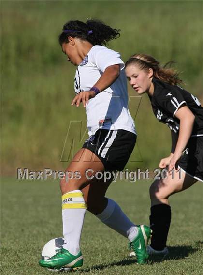 Thumbnail 2 in Sevier County vs Knoxville Central (Sevier County Invitational) photogallery.