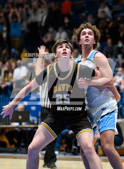 Thumbnail 1 in Westlake vs. Davis (UHSAA 6A Final) photogallery.