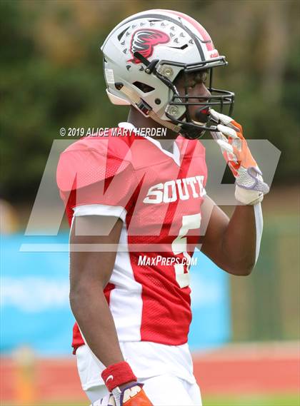 Thumbnail 3 in 65th FACA North-South All-Star Football Classic photogallery.