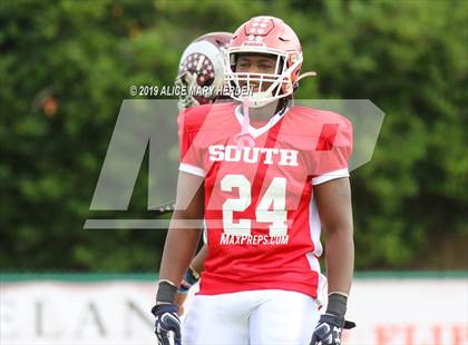 Thumbnail 1 in 65th FACA North-South All-Star Football Classic photogallery.