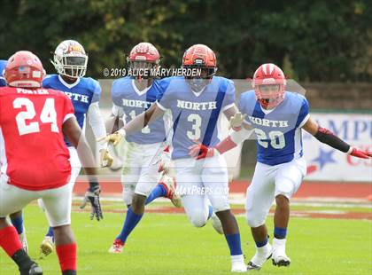 Thumbnail 2 in 65th FACA North-South All-Star Football Classic photogallery.
