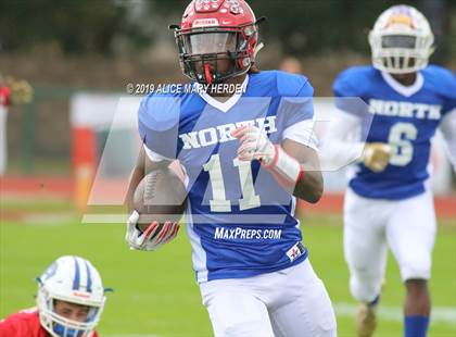 Thumbnail 3 in 65th FACA North-South All-Star Football Classic photogallery.
