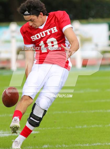 Thumbnail 2 in 65th FACA North-South All-Star Football Classic photogallery.