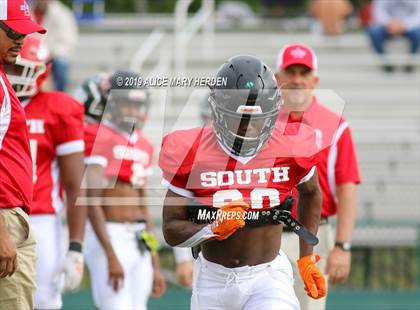 Thumbnail 3 in 65th FACA North-South All-Star Football Classic photogallery.