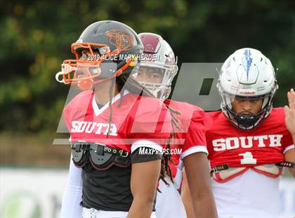 Thumbnail 3 in 65th FACA North-South All-Star Football Classic photogallery.