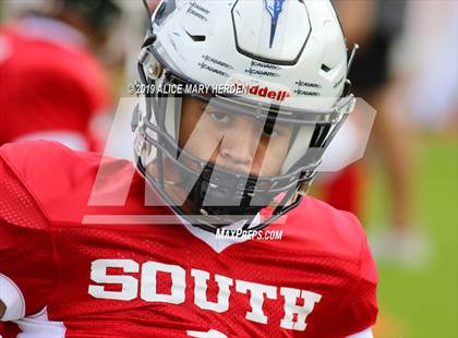 Thumbnail 3 in 65th FACA North-South All-Star Football Classic photogallery.