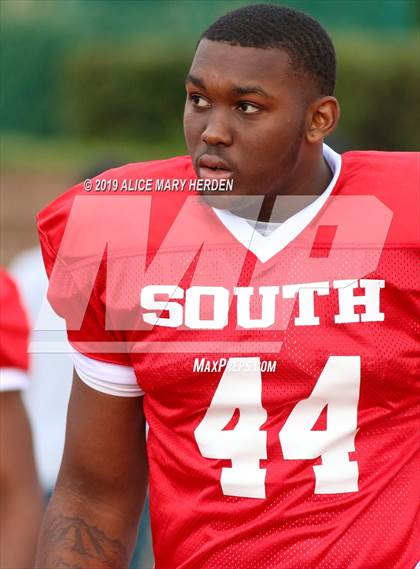 Thumbnail 3 in 65th FACA North-South All-Star Football Classic photogallery.