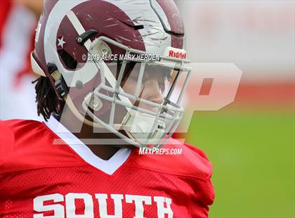 Thumbnail 2 in 65th FACA North-South All-Star Football Classic photogallery.