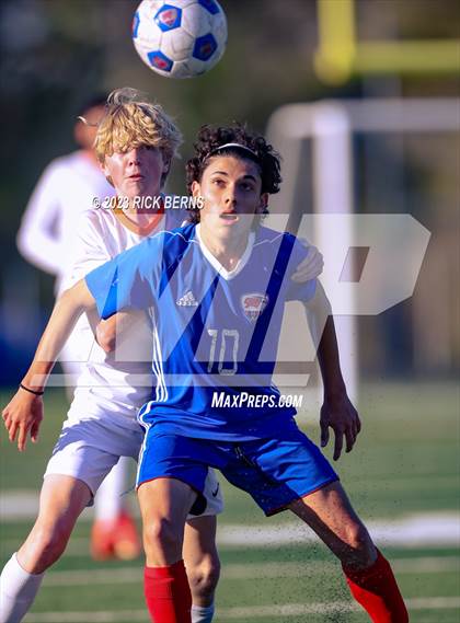 Thumbnail 3 in Grand Oaks @ Oak Ridge (Battle of the Oaks) photogallery.
