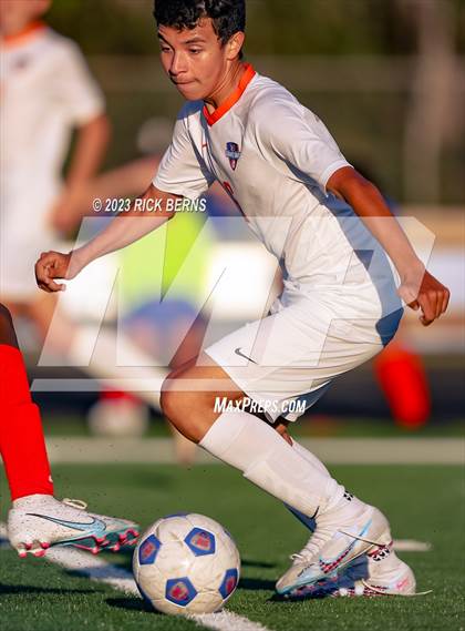 Thumbnail 2 in Grand Oaks @ Oak Ridge (Battle of the Oaks) photogallery.