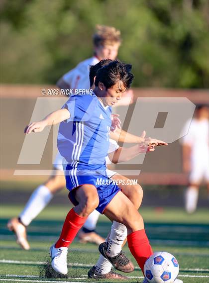 Thumbnail 3 in Grand Oaks @ Oak Ridge (Battle of the Oaks) photogallery.