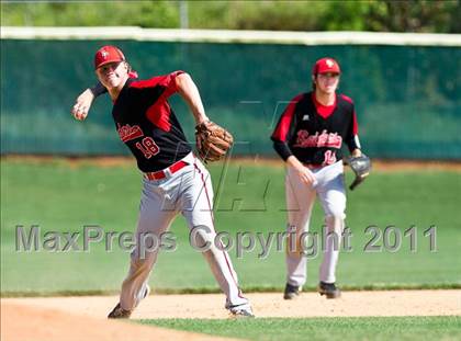Thumbnail 3 in Marvin Ridge vs. South Point (NCHSAA 3A West Final) photogallery.