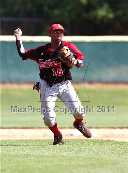 Thumbnail 2 in Marvin Ridge vs. South Point (NCHSAA 3A West Final) photogallery.