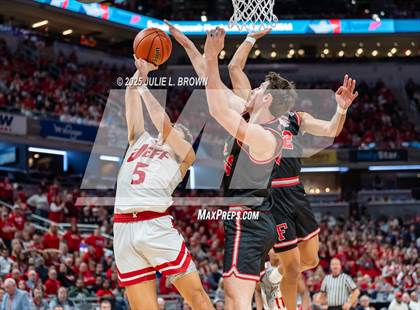 Thumbnail 2 in Fishers vs. Jeffersonville (IHSAA 4A Final) photogallery.
