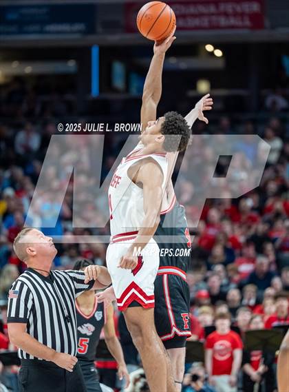 Thumbnail 2 in Fishers vs. Jeffersonville (IHSAA 4A Final) photogallery.