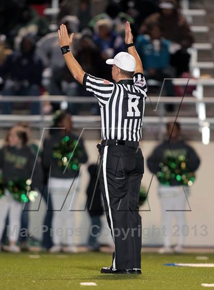 Thumbnail 3 in A&M Consolidated vs. Longview (UIL 5A Region 2 Semifinal) photogallery.