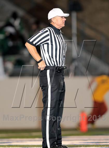 Thumbnail 1 in A&M Consolidated vs. Longview (UIL 5A Region 2 Semifinal) photogallery.