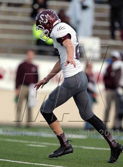 Thumbnail 1 in A&M Consolidated vs. Longview (UIL 5A Region 2 Semifinal) photogallery.