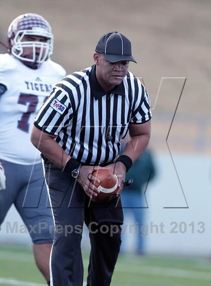 Thumbnail 3 in A&M Consolidated vs. Longview (UIL 5A Region 2 Semifinal) photogallery.