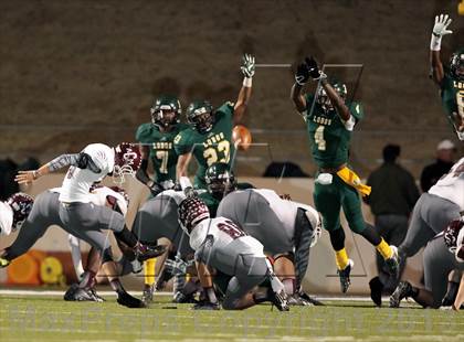 Thumbnail 3 in A&M Consolidated vs. Longview (UIL 5A Region 2 Semifinal) photogallery.