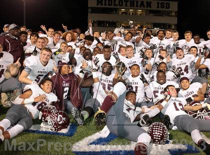 Thumbnail 1 in A&M Consolidated vs. Longview (UIL 5A Region 2 Semifinal) photogallery.