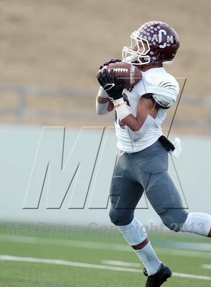 Thumbnail 1 in A&M Consolidated vs. Longview (UIL 5A Region 2 Semifinal) photogallery.