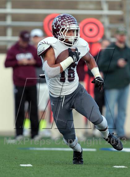 Thumbnail 3 in A&M Consolidated vs. Longview (UIL 5A Region 2 Semifinal) photogallery.