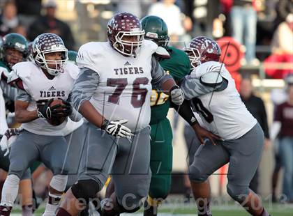 Thumbnail 3 in A&M Consolidated vs. Longview (UIL 5A Region 2 Semifinal) photogallery.