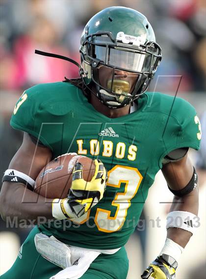 Thumbnail 1 in A&M Consolidated vs. Longview (UIL 5A Region 2 Semifinal) photogallery.