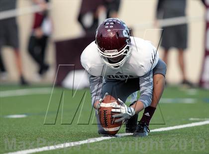 Thumbnail 2 in A&M Consolidated vs. Longview (UIL 5A Region 2 Semifinal) photogallery.