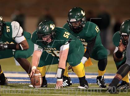 Thumbnail 2 in A&M Consolidated vs. Longview (UIL 5A Region 2 Semifinal) photogallery.