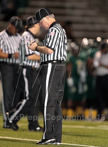 Thumbnail 1 in A&M Consolidated vs. Longview (UIL 5A Region 2 Semifinal) photogallery.