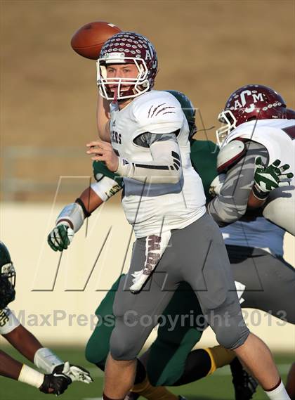 Thumbnail 2 in A&M Consolidated vs. Longview (UIL 5A Region 2 Semifinal) photogallery.