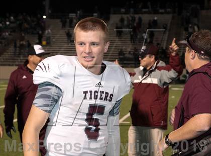 Thumbnail 1 in A&M Consolidated vs. Longview (UIL 5A Region 2 Semifinal) photogallery.