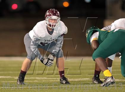 Thumbnail 2 in A&M Consolidated vs. Longview (UIL 5A Region 2 Semifinal) photogallery.