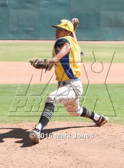 Thumbnail 2 in San Pasqual Valley vs. Phoenix Christian (Salt River/Chandler Prep Tournament) photogallery.