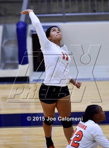 Thumbnail 1 in Burbank vs Lanier [Sidney] photogallery.