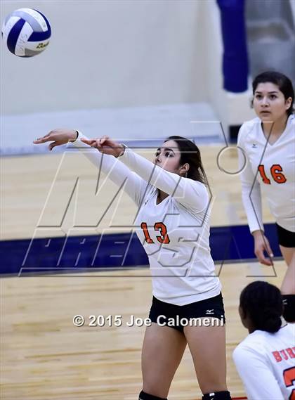 Thumbnail 2 in Burbank vs Lanier [Sidney] photogallery.