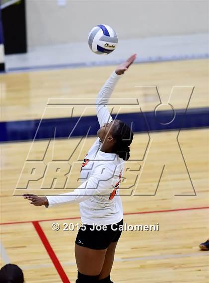 Thumbnail 3 in Burbank vs Lanier [Sidney] photogallery.