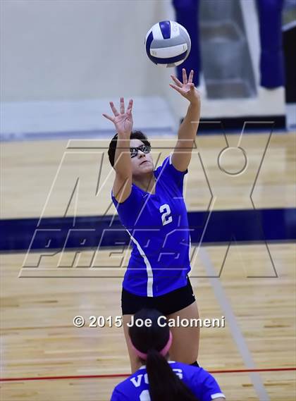 Thumbnail 2 in Burbank vs Lanier [Sidney] photogallery.