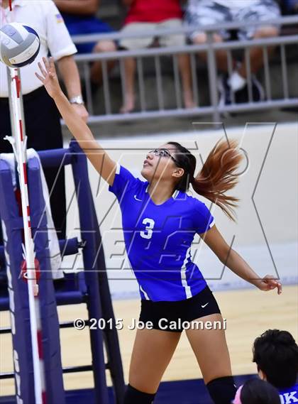 Thumbnail 2 in Burbank vs Lanier [Sidney] photogallery.