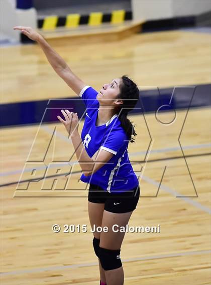 Thumbnail 3 in Burbank vs Lanier [Sidney] photogallery.
