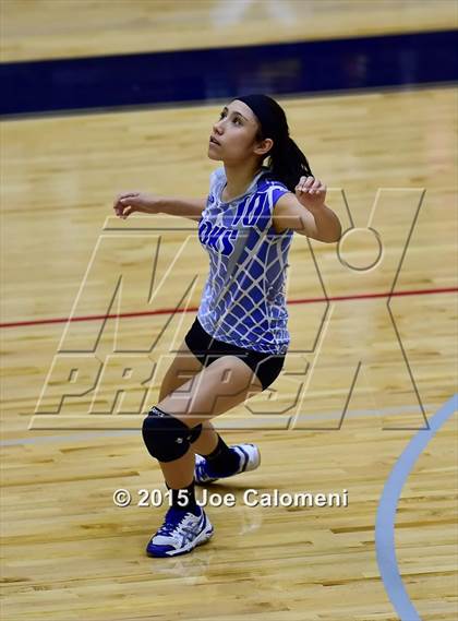 Thumbnail 2 in Burbank vs Lanier [Sidney] photogallery.