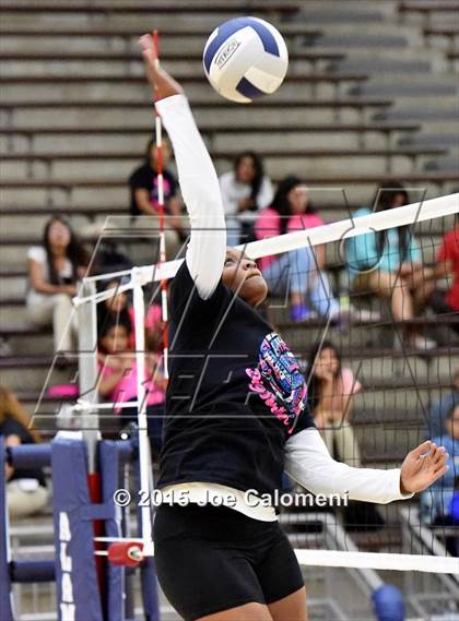 Thumbnail 3 in Burbank vs Lanier [Sidney] photogallery.