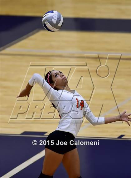 Thumbnail 2 in Burbank vs Lanier [Sidney] photogallery.