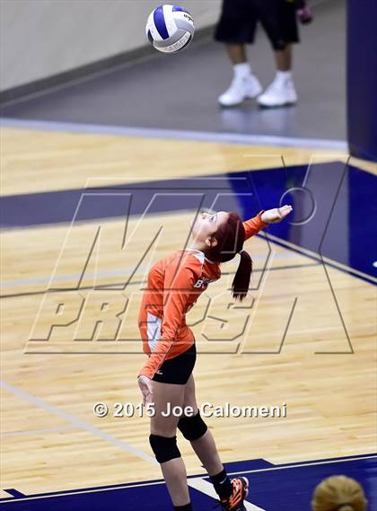 Thumbnail 3 in Burbank vs Lanier [Sidney] photogallery.