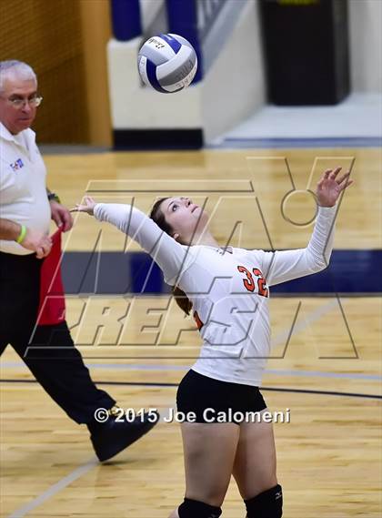 Thumbnail 3 in Burbank vs Lanier [Sidney] photogallery.