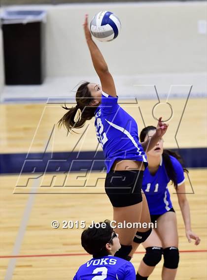 Thumbnail 2 in Burbank vs Lanier [Sidney] photogallery.