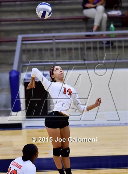 Thumbnail 2 in Burbank vs Lanier [Sidney] photogallery.