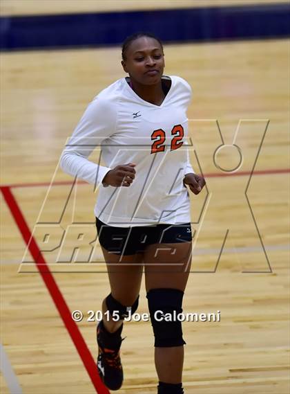 Thumbnail 3 in Burbank vs Lanier [Sidney] photogallery.